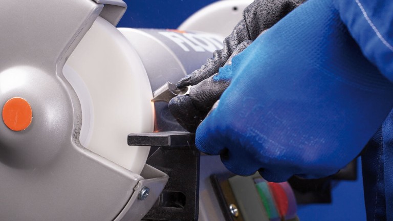 HSS – materials: case-hardened steels, hardened, heat-treated steels over 1,200 N/mm2 (< 38 HRC), tool steels