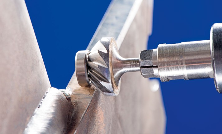 Con las fresas cónicas dentado EDGE pueden biselar ángulos definidos de 30° y 45°