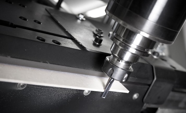 Las fresas con dentado PLAST con cuchilla frontal son especialmente adecuadas para trabajos en máquinas y robots.