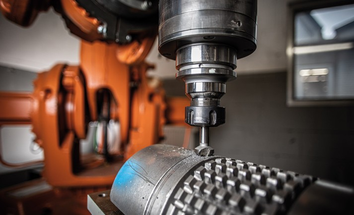 Lavorazione di uno stampo per colata con uno svasatore con rivestimento HICOAT.